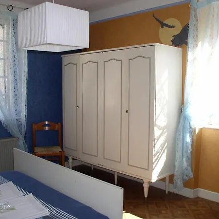 Le Grillon Hotel 3*