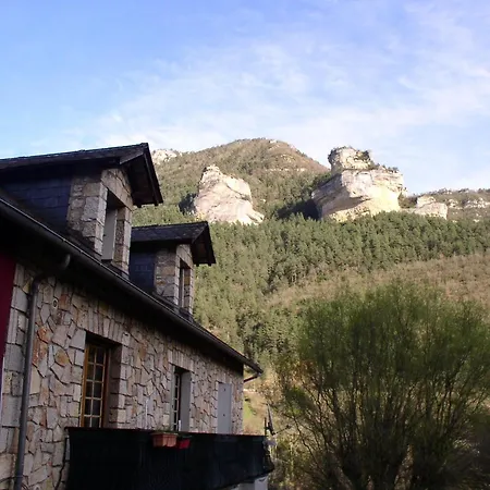 Le Grillon Hotel Les Vignes